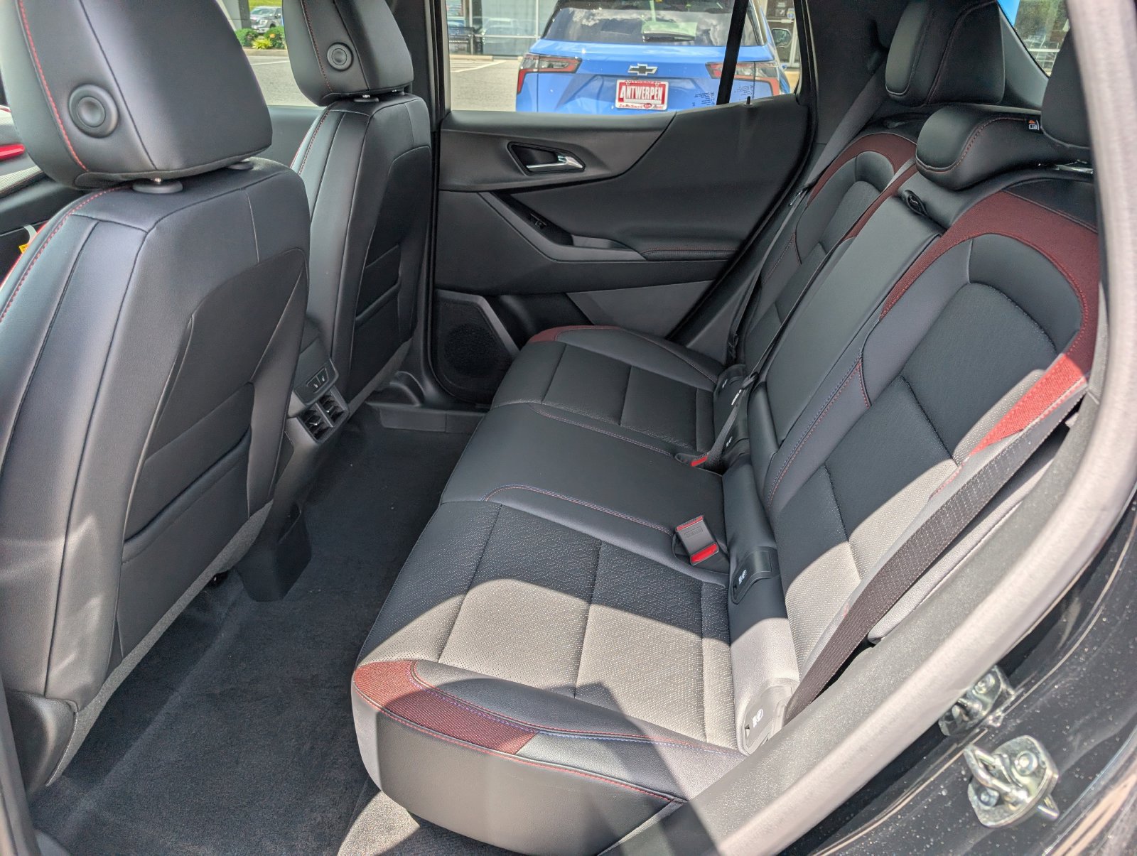 New 2026 Chevrolet Equinox RS w/ Convenience Package III AWD/4WD image 11