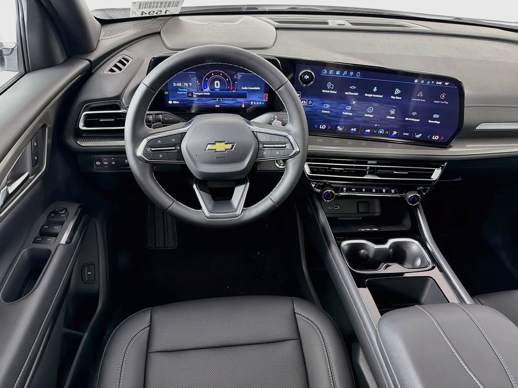 New 2027 Chevrolet Traverse LT w/ Sun and Wheel Package FWD image 23