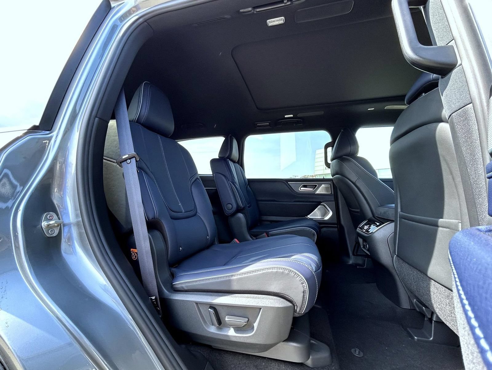 New 2027 INFINITI QX80 Sensory w/ Sport Exterior Package AWD/4WD image 18