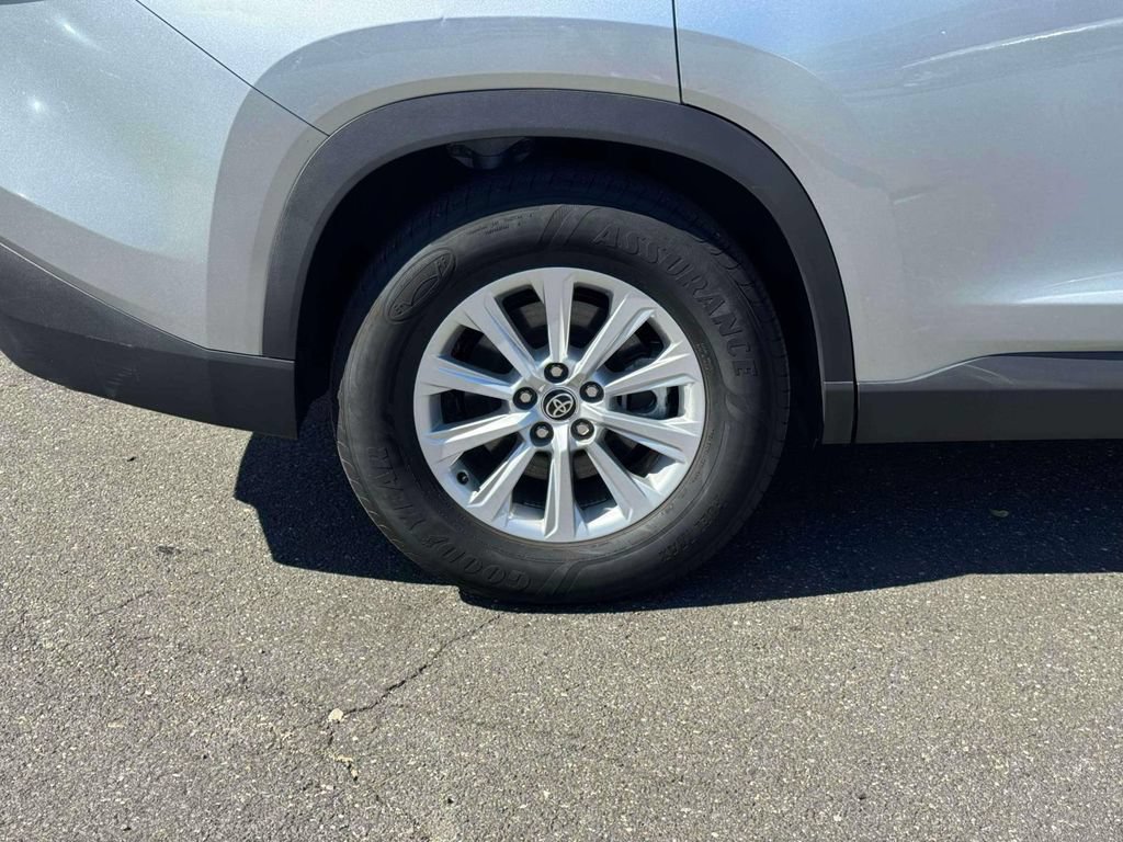 Used 2025 Toyota Grand Highlander AWD image 10