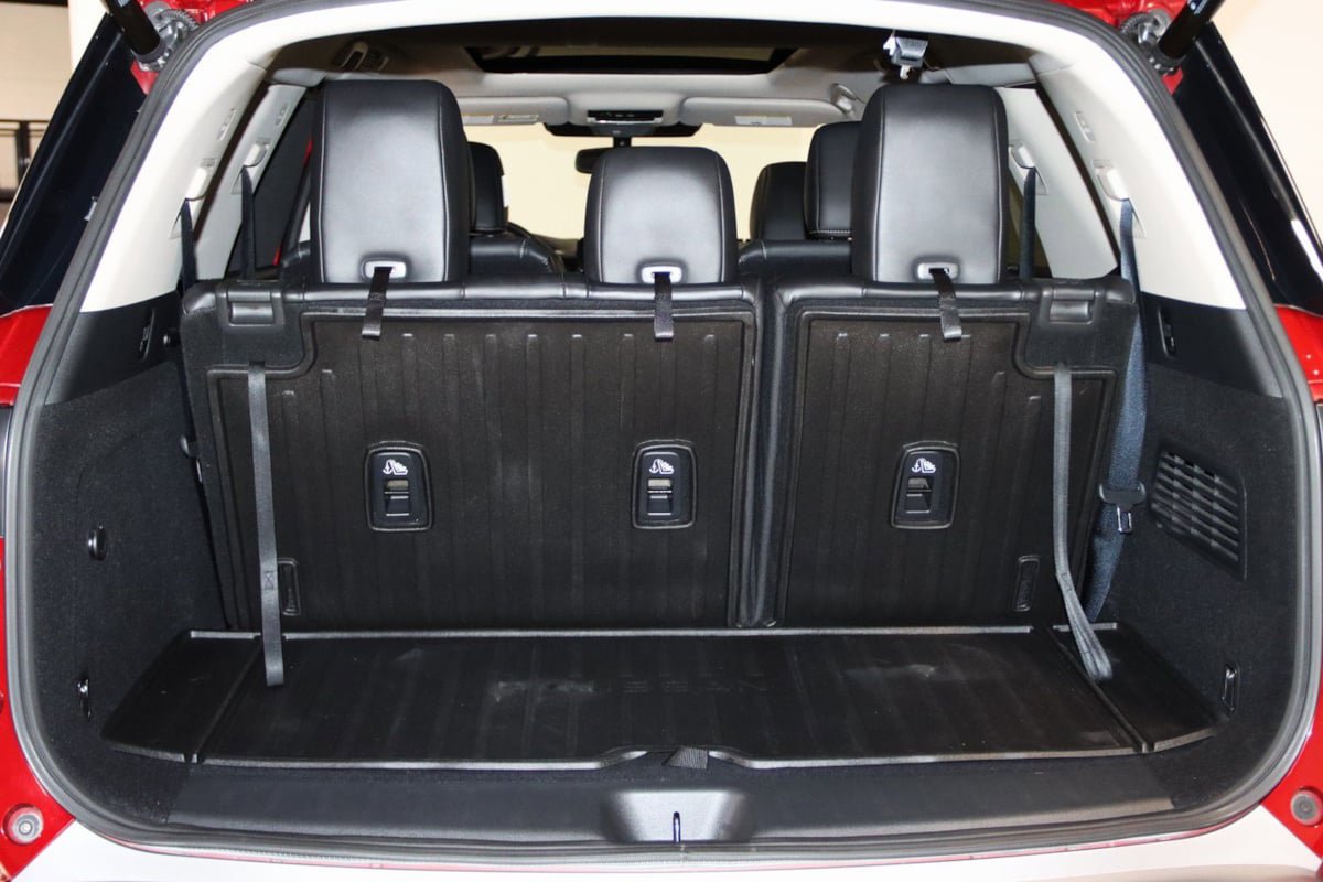 Used 2022 Nissan Pathfinder Platinum w/ Cargo Package image 67