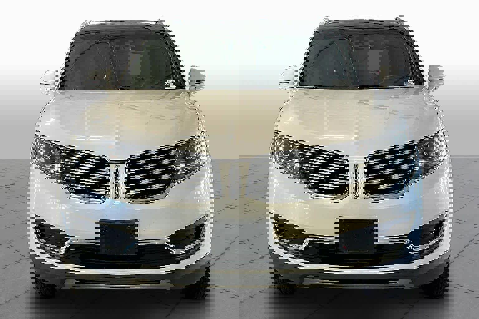 Used 2016 Lincoln MKX Reserve w/ Climate Package image 3