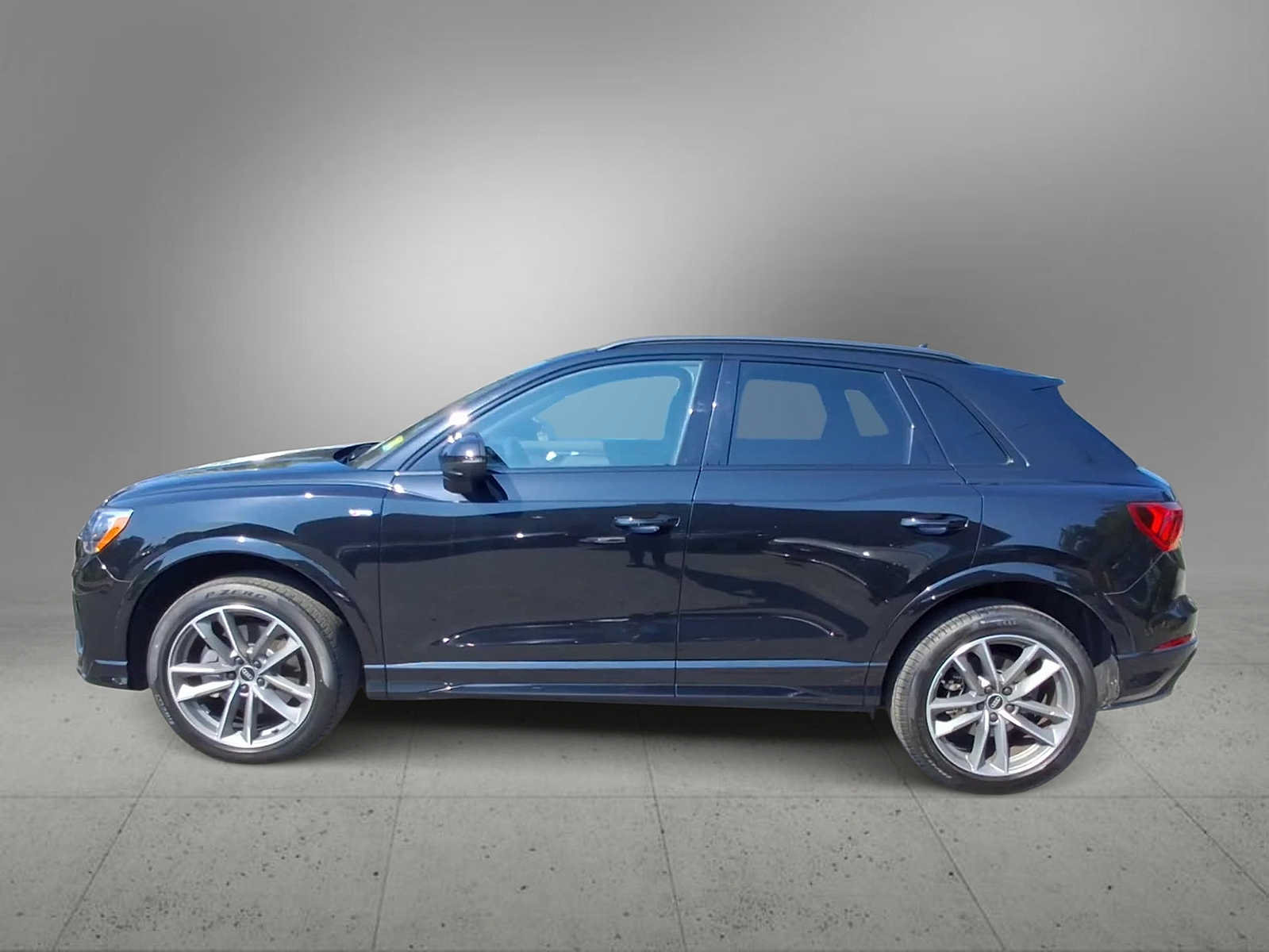 Used 2021 Audi Q3 2.0T Premium w/ Convenience Package AWD/4WD image 5