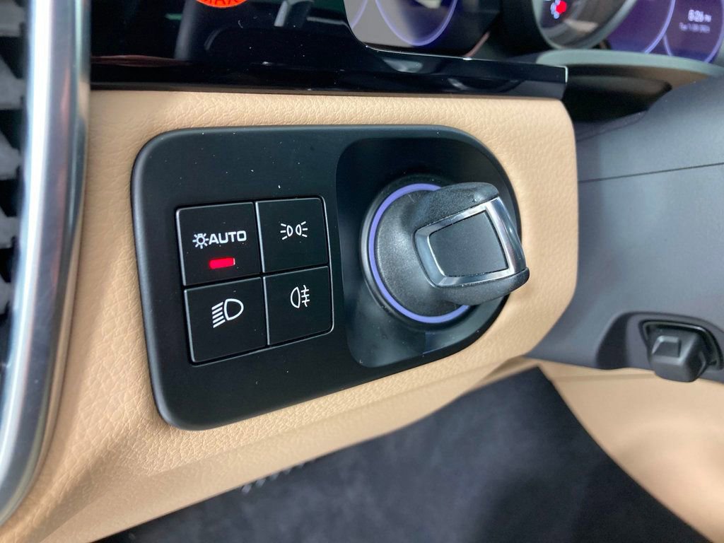 Certified 2023 Porsche Cayenne image 9