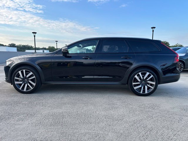 Certified 2025 Volvo V90 B6 Cross Country Ultra AWD/4WD image 5