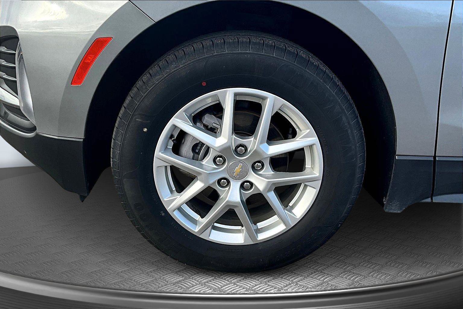 Used 2023 Chevrolet Equinox LT image 9