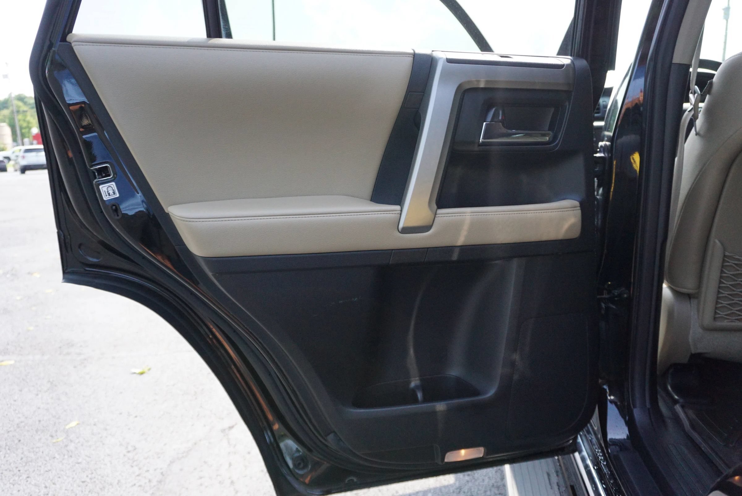 Used 2016 Toyota 4Runner Limited AWD/4WD image 14