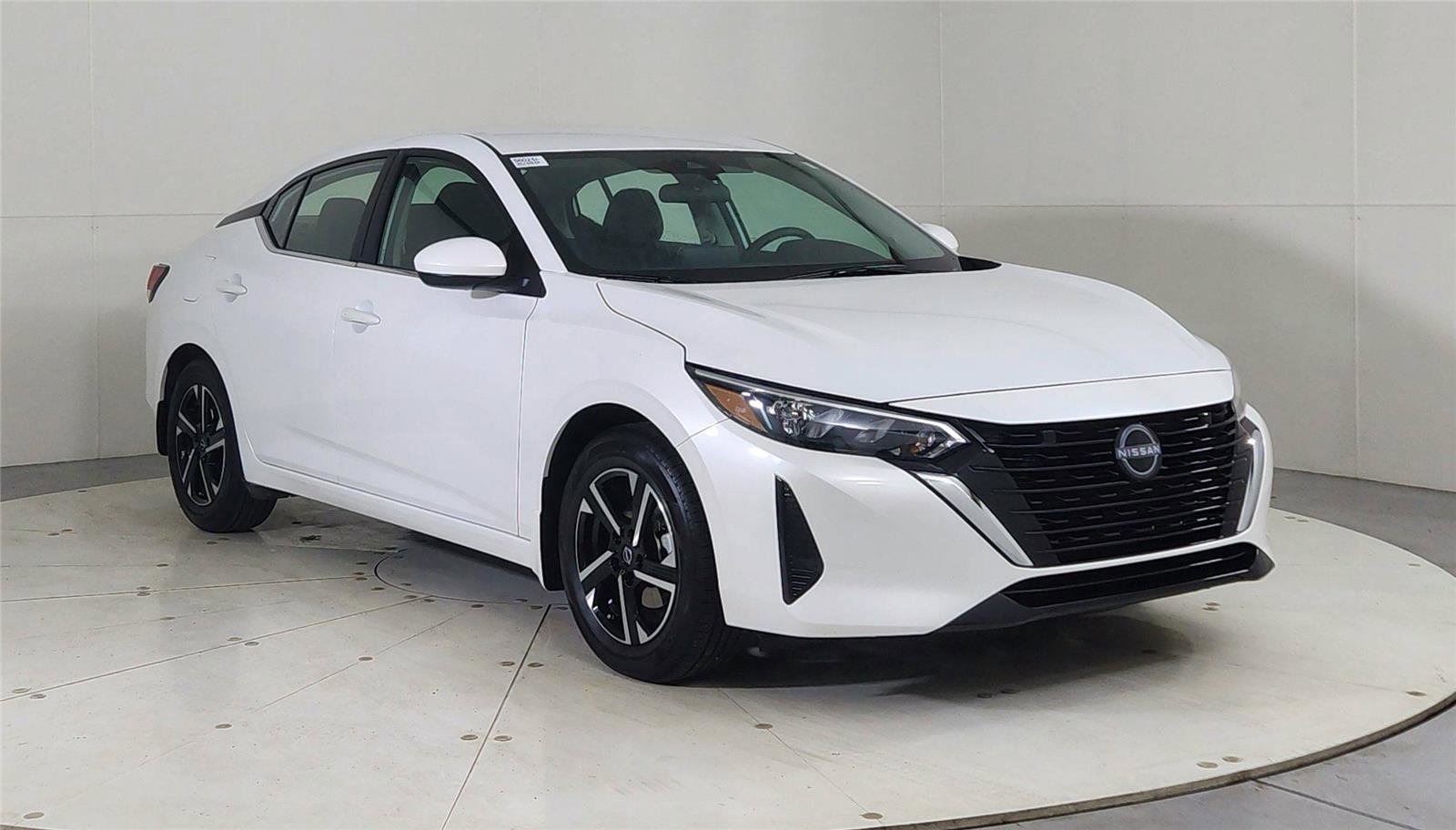 Used 2024 Nissan Sentra SV image 1