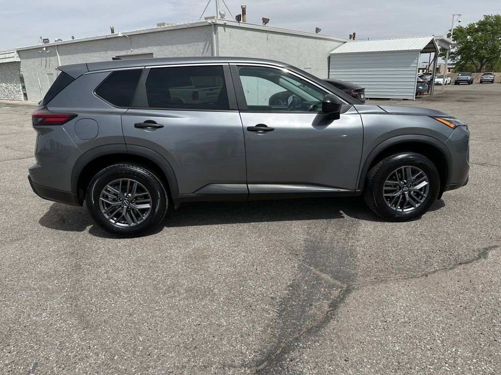 Used 2024 Nissan Rogue S image 8