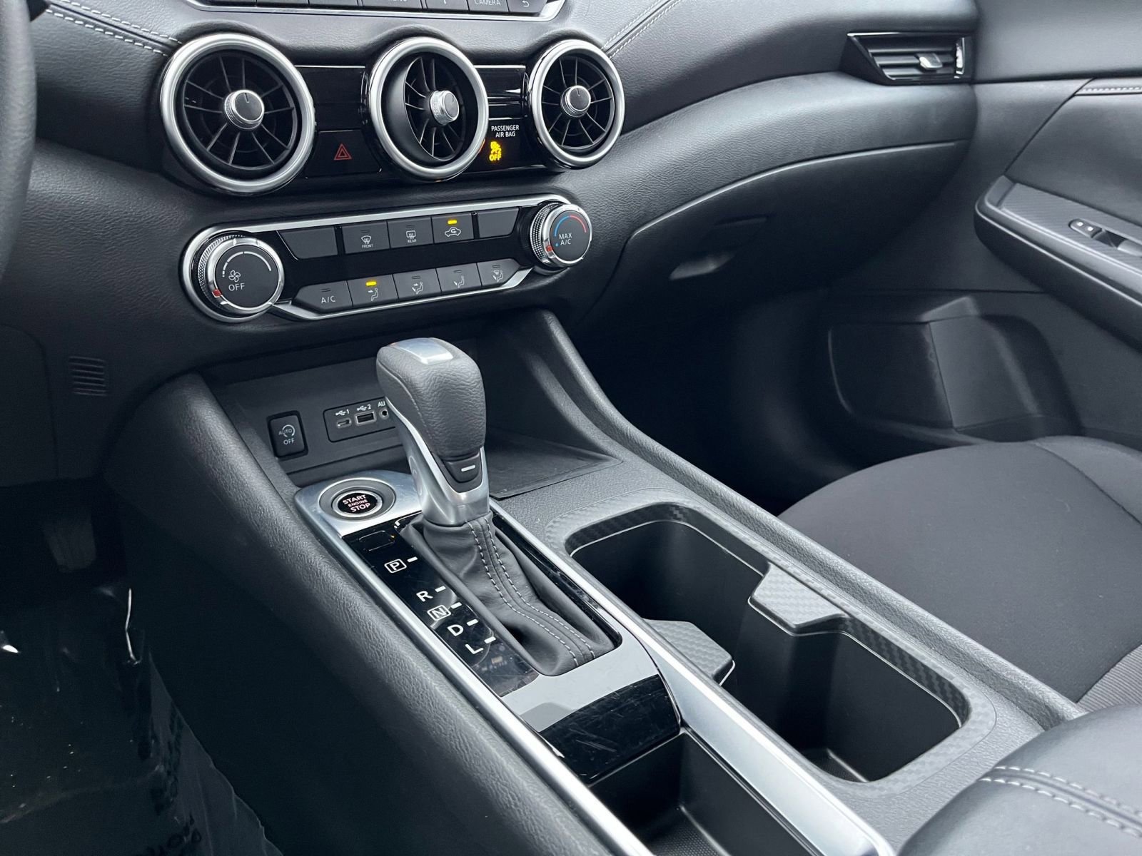 Used 2025 Nissan Sentra SV FWD image 39