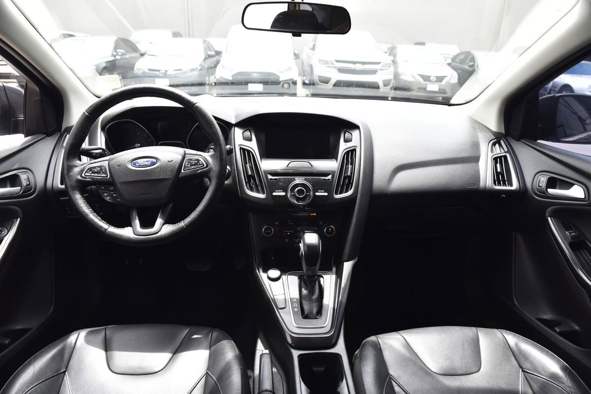 Used 2015 Ford Focus Titanium w/ Titanium Cold Weather Package image 19