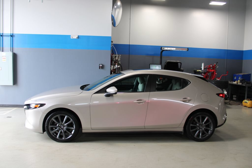 Used 2023 MAZDA MAZDA3 s FWD image 10
