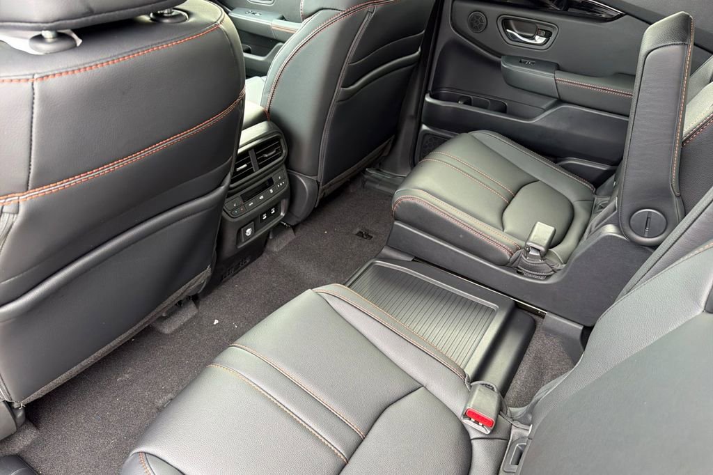 New 2026 Honda Pilot TrailSport image 13