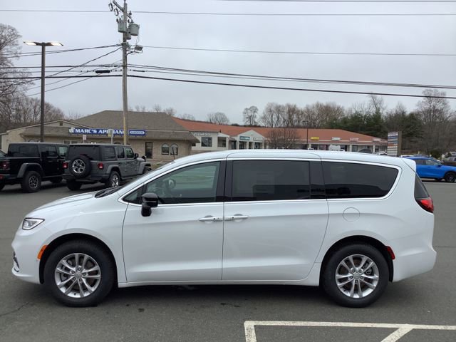 New 2026 Chrysler Pacifica Select image 5