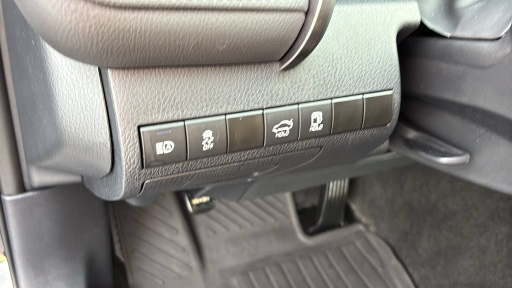 Used 2024 Toyota Camry LE FWD image 9