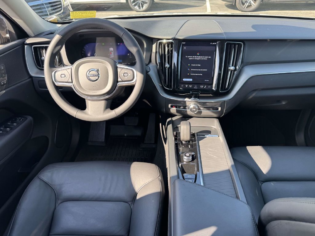 Used 2024 Volvo XC60 B5 Core w/ Protection Package Premier AWD/4WD image 11