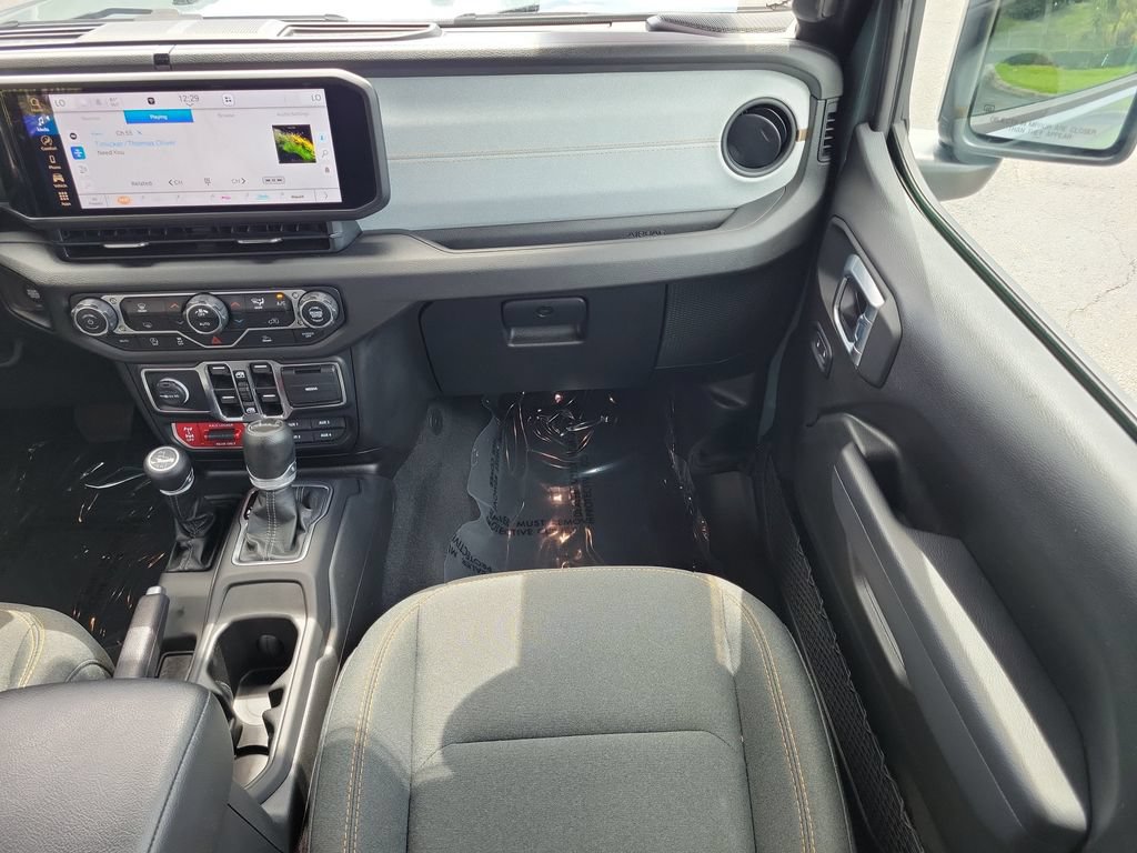 Used 2024 Jeep Gladiator Sport AWD/4WD image 15
