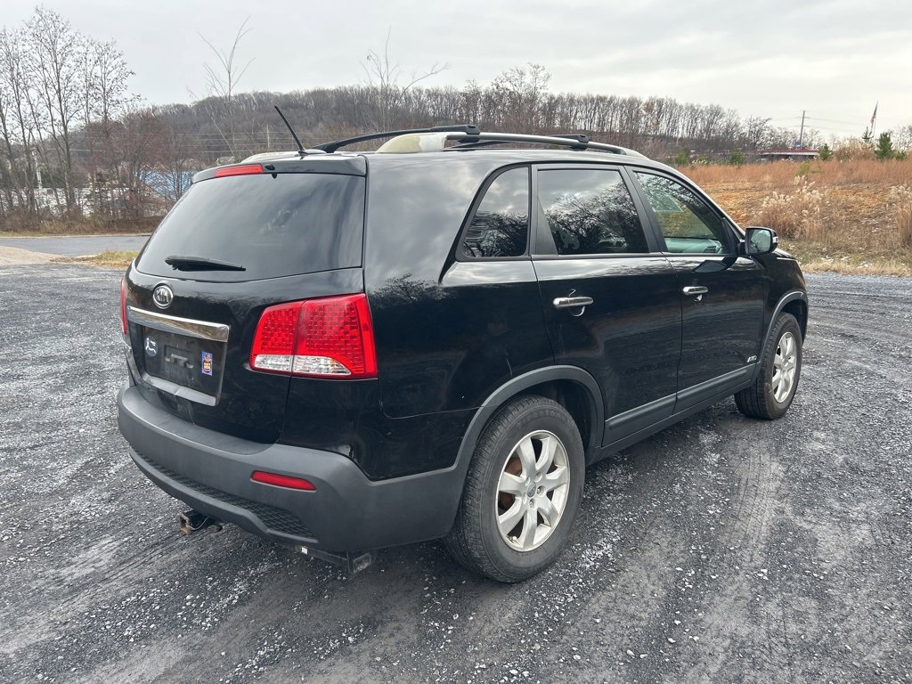 Used 2013 Kia Sorento LX image 2