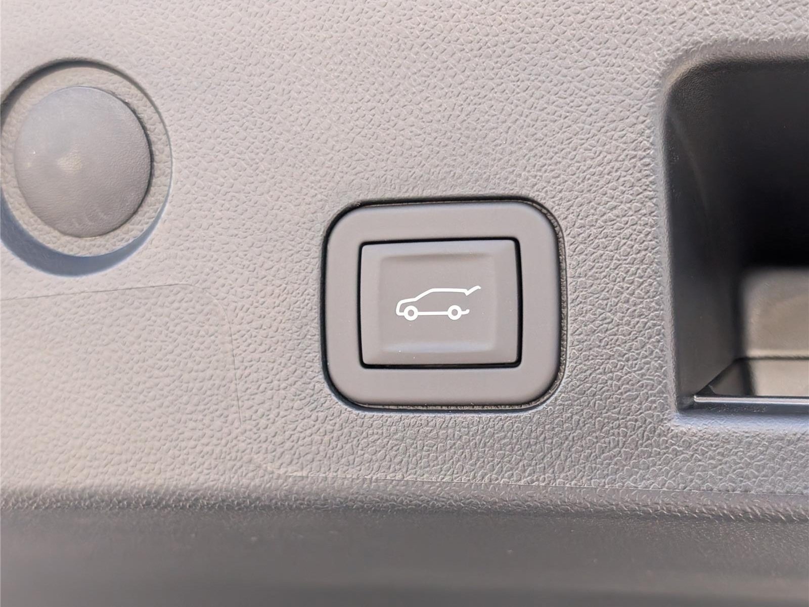 New 2027 Chevrolet Equinox LT w/ Convenience Package II AWD/4WD image 9