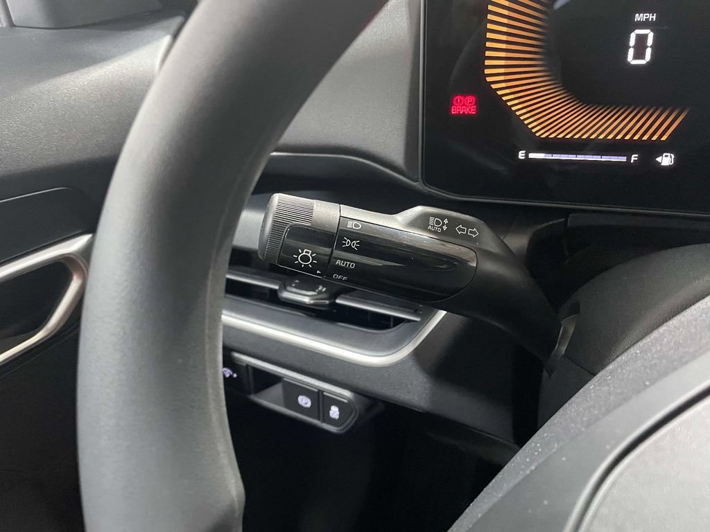New 2026 Kia K4 FWD image 24