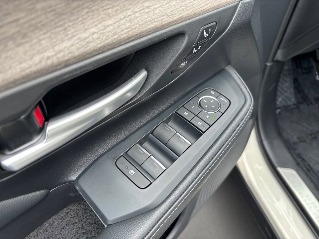 Used 2024 Toyota Grand Highlander Platinum image 24