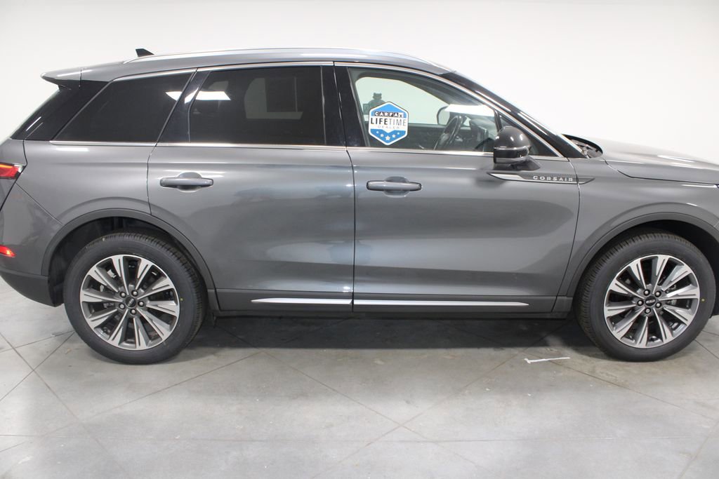 Used 2022 Lincoln Corsair Reserve w/ Elements Package image 11