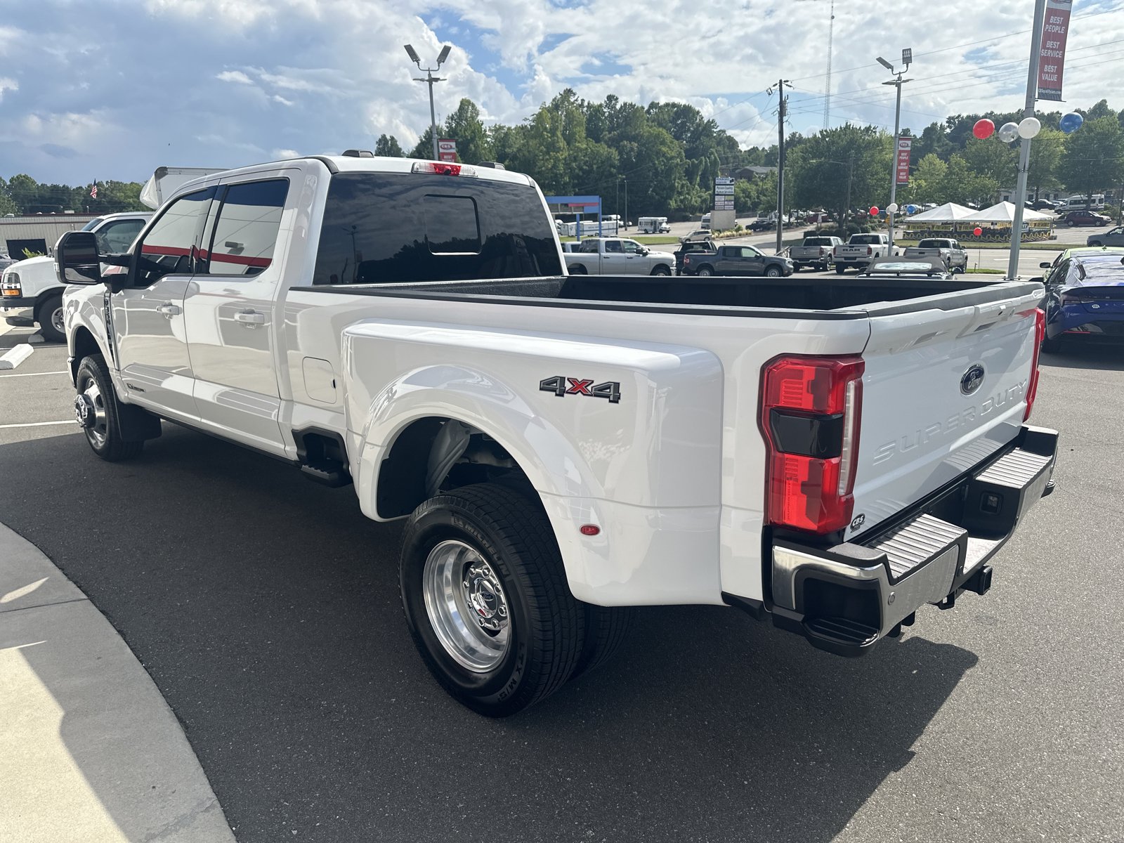 Used 2023 Ford F350 Lariat w/ Lariat Ultimate Package AWD/4WD image 6