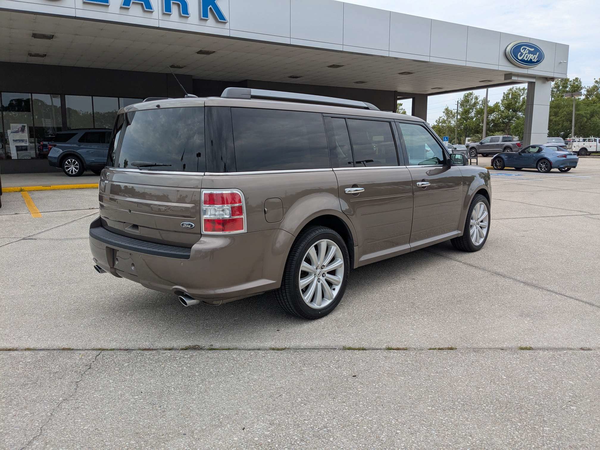 Used 2019 Ford Flex SEL w/ Equipment Group 202A FWD image 4