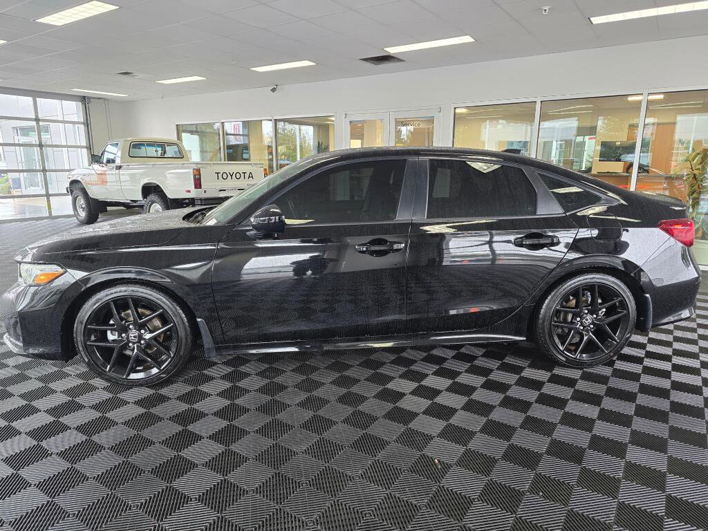 Used 2025 Honda Civic Sport image 6