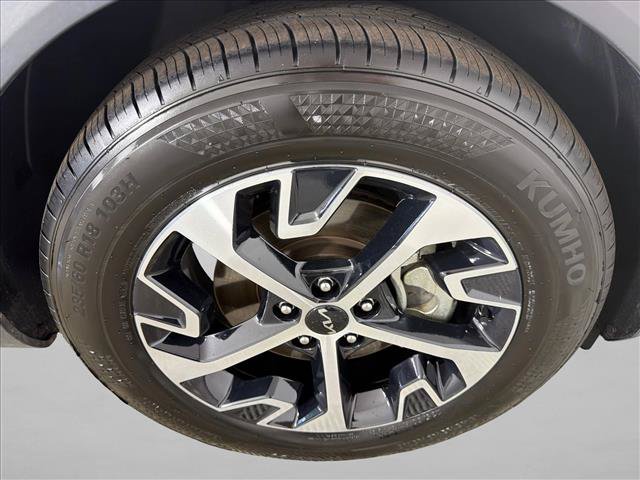 Used 2024 Kia Sportage EX FWD image 13