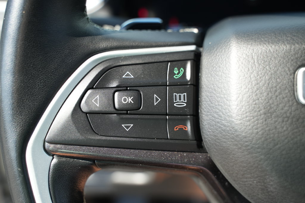 Used 2021 Jeep Grand Cherokee L Laredo RWD image 37
