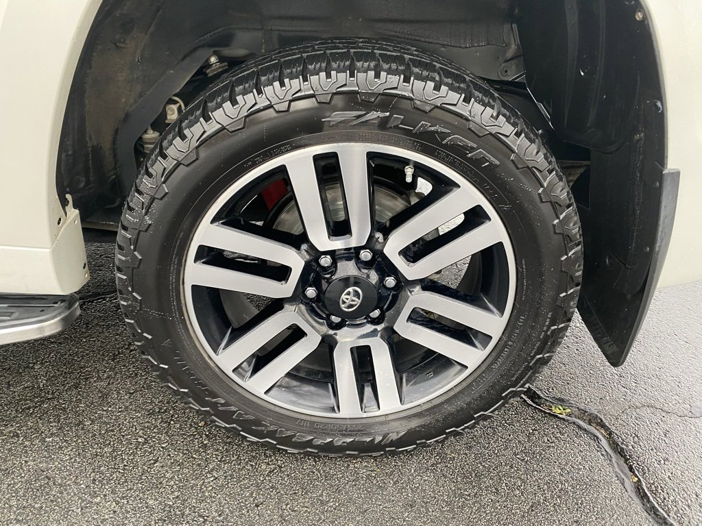 Used 2021 Toyota 4Runner Limited image 31