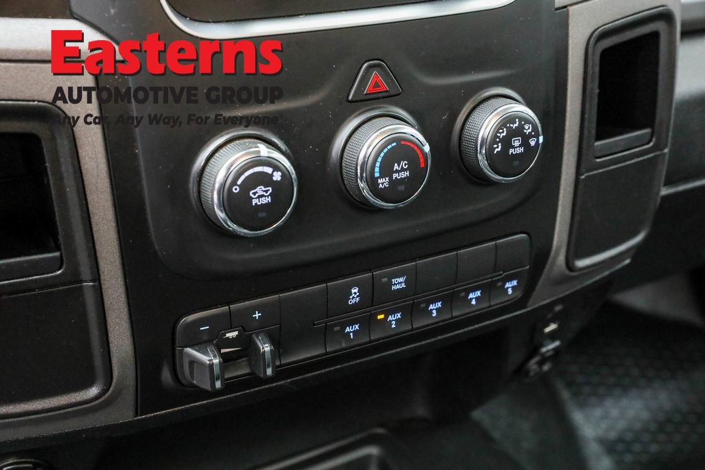 Used 2018 RAM 3500 Tradesman w/ Chrome Appearance Group image 20