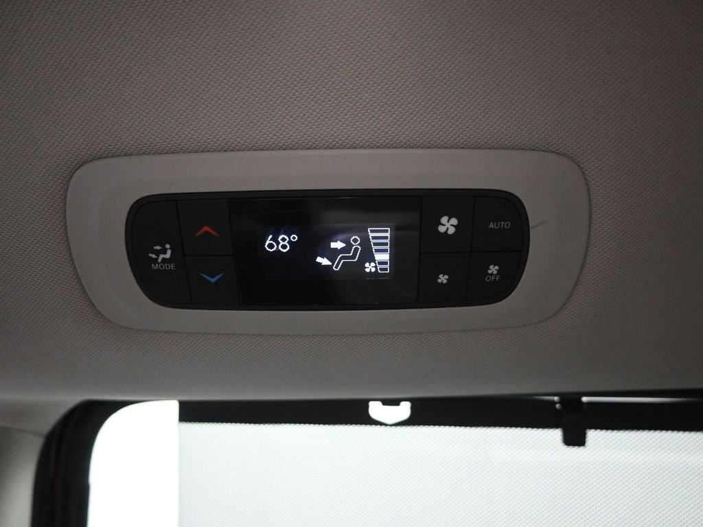 Used 2018 Chrysler Pacifica Limited image 29