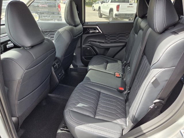 New 2026 Mitsubishi Outlander SEL FWD image 6