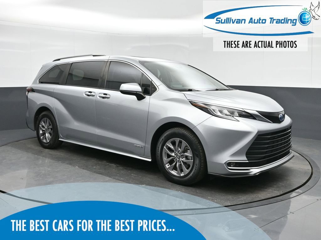 Used 2021 Toyota Sienna XLE w/ XLE Plus Package image 1