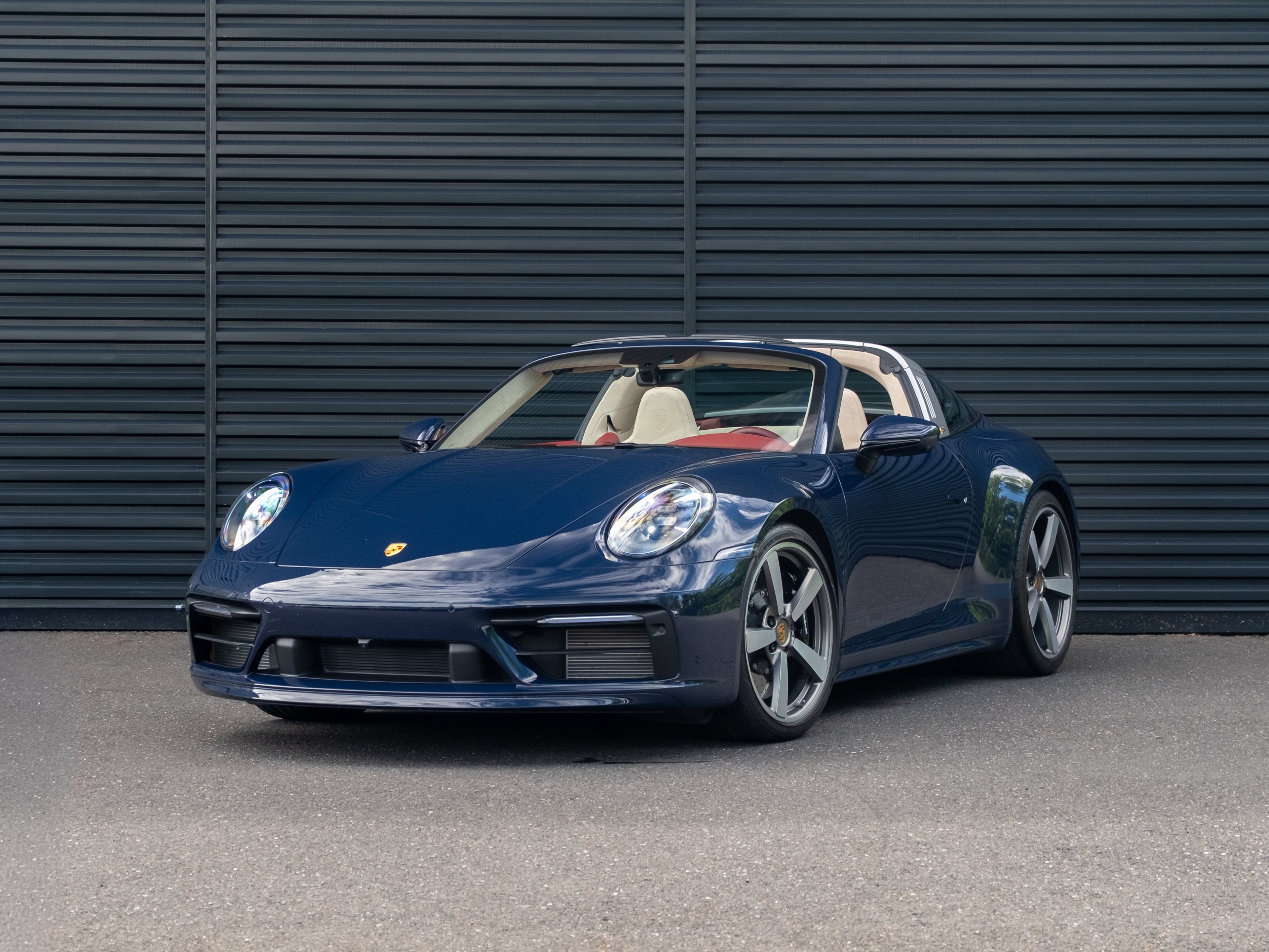 Certified 2021 Porsche 911 AWD/4WD image 1