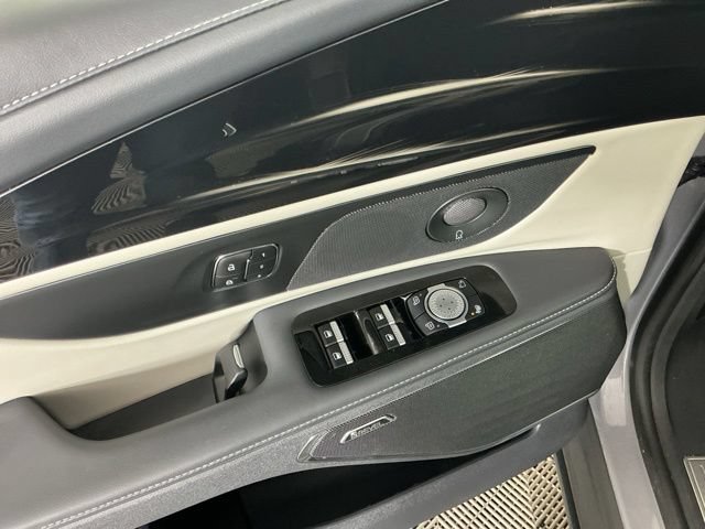 Used 2025 Lincoln Nautilus Reserve AWD/4WD image 16