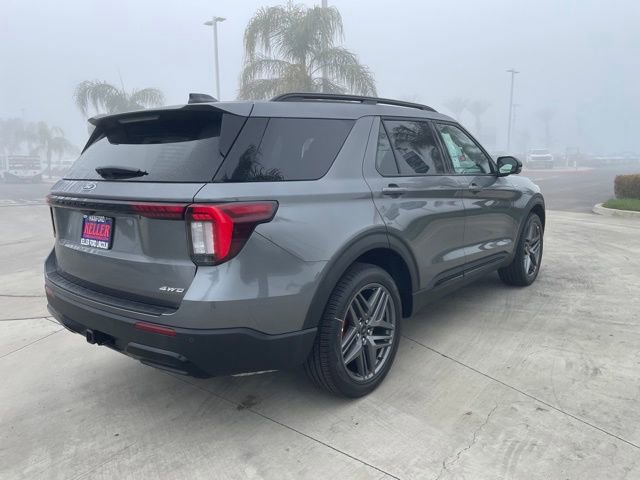 New 2026 Ford Explorer ST-Line w/ ST-Line Street Pack AWD/4WD image 5