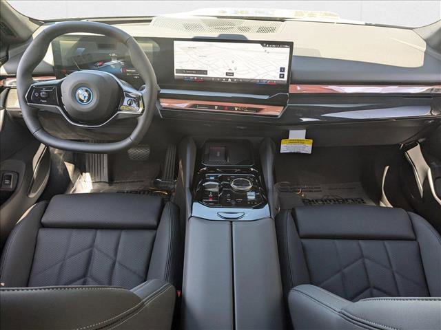Used 2025 BMW i5 xDrive40 w/ Premium Package image 15