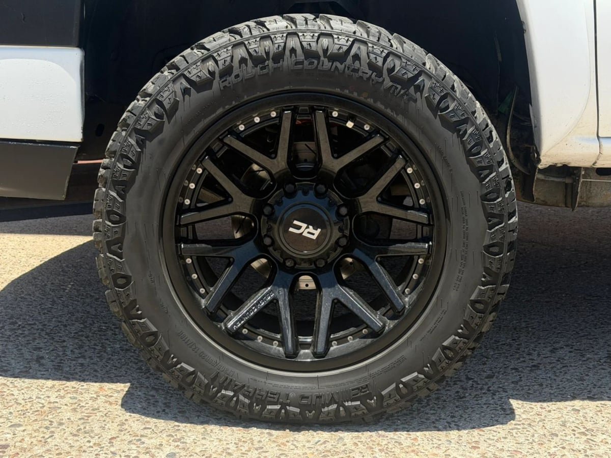 Used 2004 Chevrolet Silverado 2500 LT RWD image 32