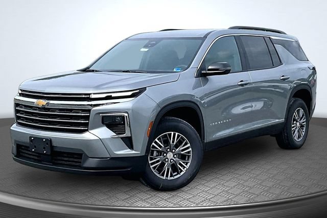 New 2027 Chevrolet Traverse LT w/ LPO, Floor Liner Package FWD image 1