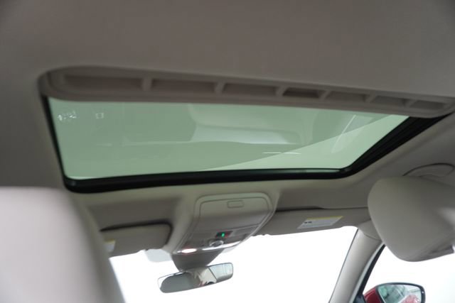 Used 2020 Volkswagen Passat 2.0T SE w/ Sunroof Package image 37