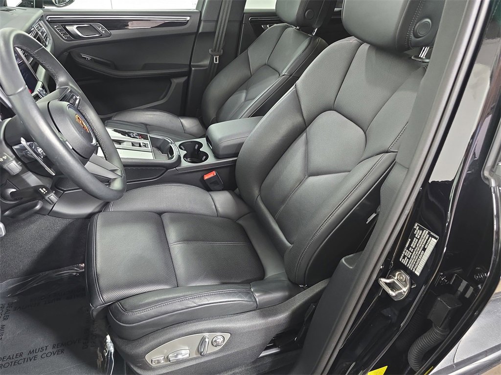 Used 2025 Porsche Macan image 5