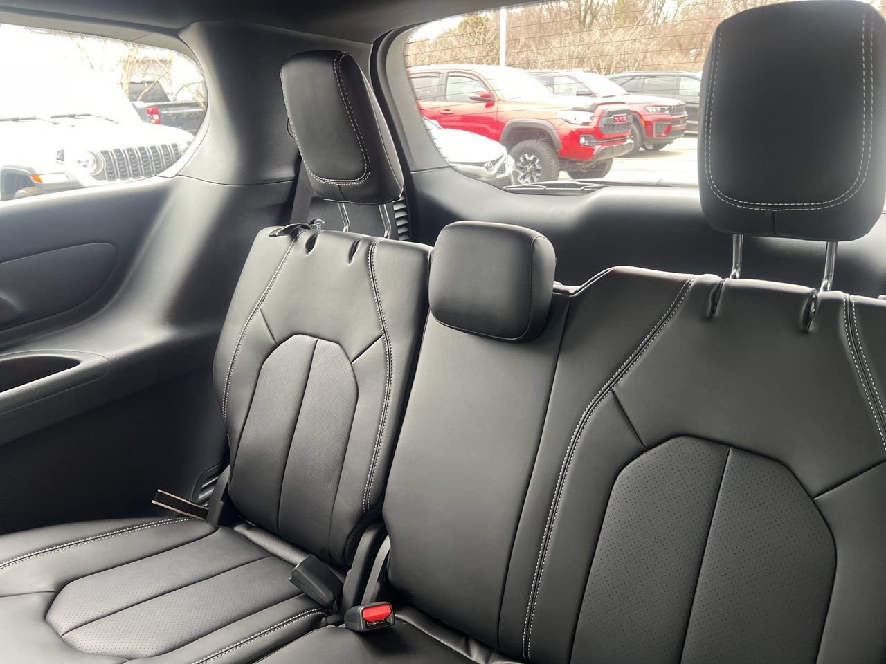 New 2026 Chrysler Pacifica Select w/ S Appearance Package FWD image 18