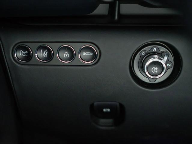 Used 2025 McLaren Artura image 37