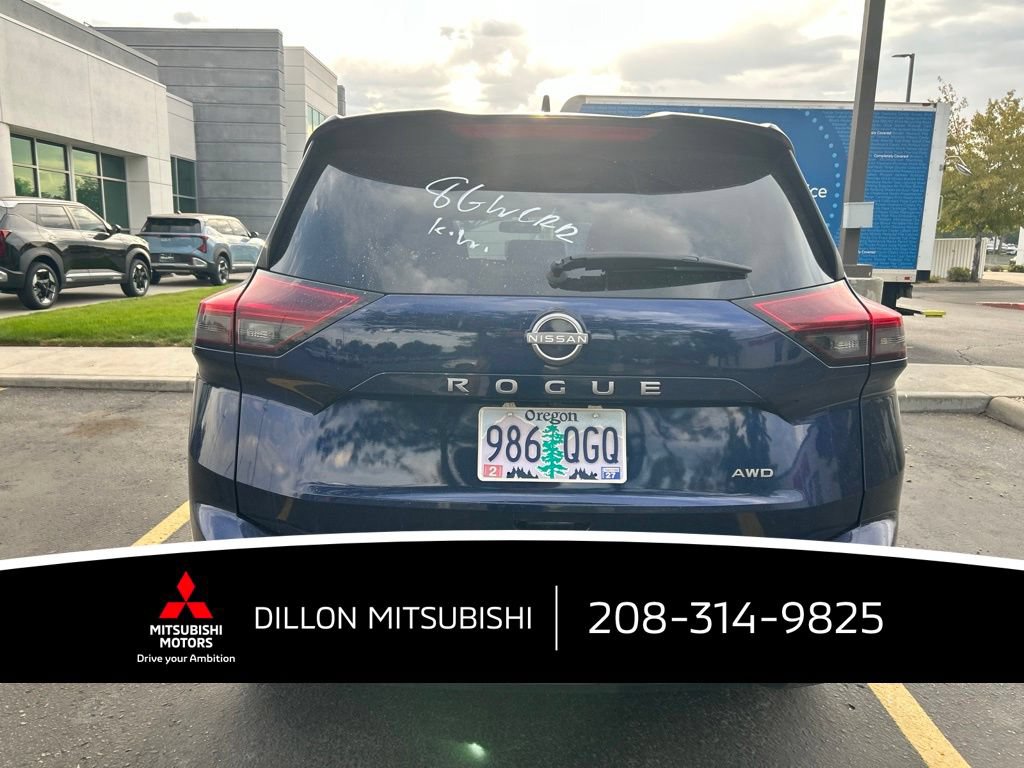 Used 2025 Nissan Rogue SV AWD/4WD image 19