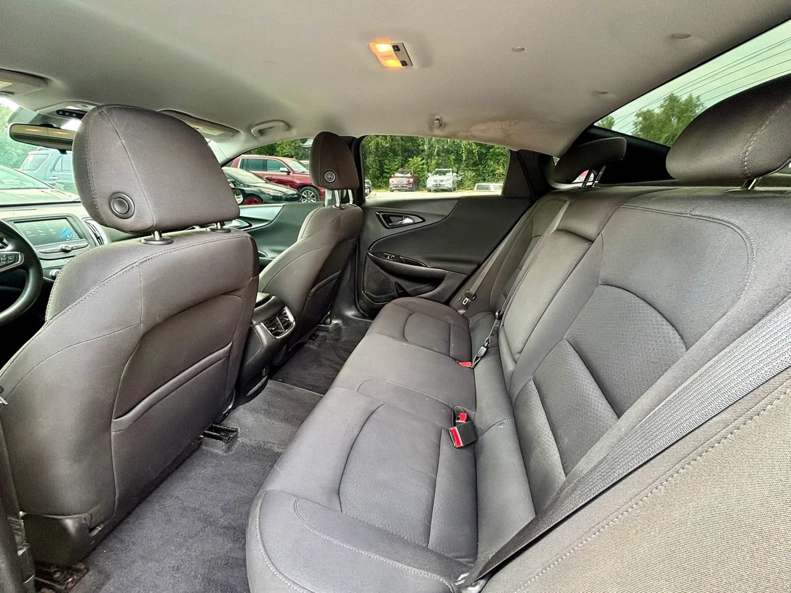 Used 2018 Chevrolet Malibu LT FWD image 13
