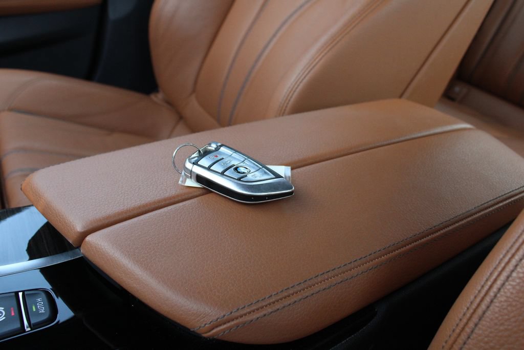 Used 2020 BMW 530i xDrive w/ Premium Package AWD/4WD image 19