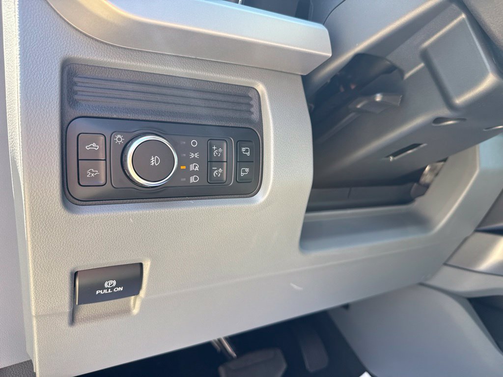 New 2026 Ford F350 XLT w/ XLT Premium Package AWD/4WD image 13